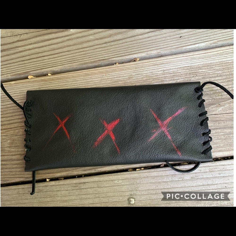 Leather pouch - Picture 2 of 7